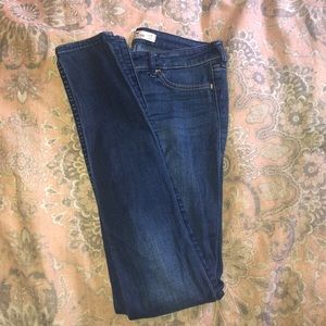 4 Hollister Jeans